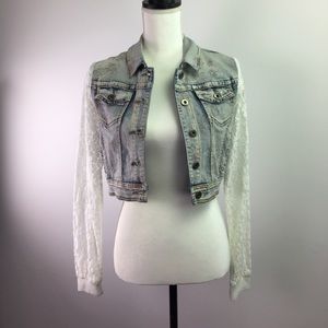 ⭐️Cropped Jean Jacket sz Med Boutique